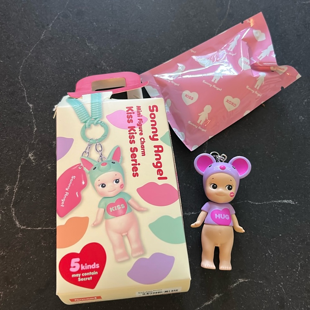 Sonny Angel Keychain KISS kiss